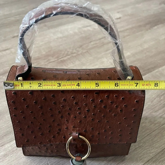 NWT Faux Leather Ostrich Pattern Tassel Top Handle Crossbody Bag Brown - Picture 8 of 10